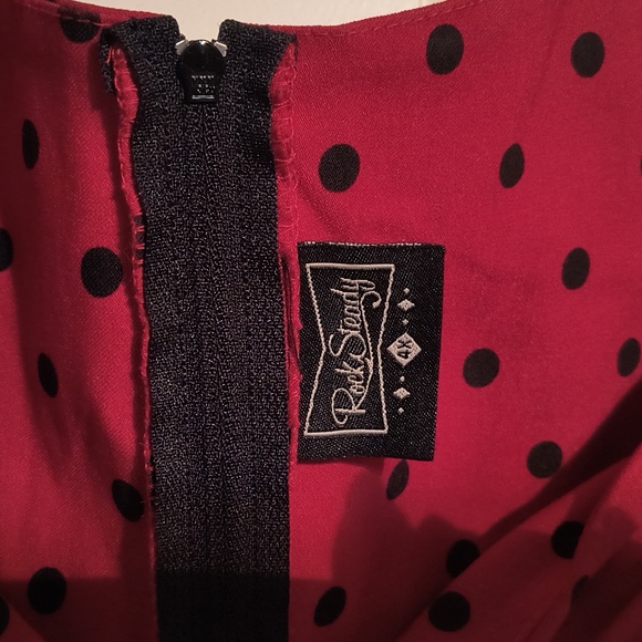 Red and black dress - Picture 3 of 7